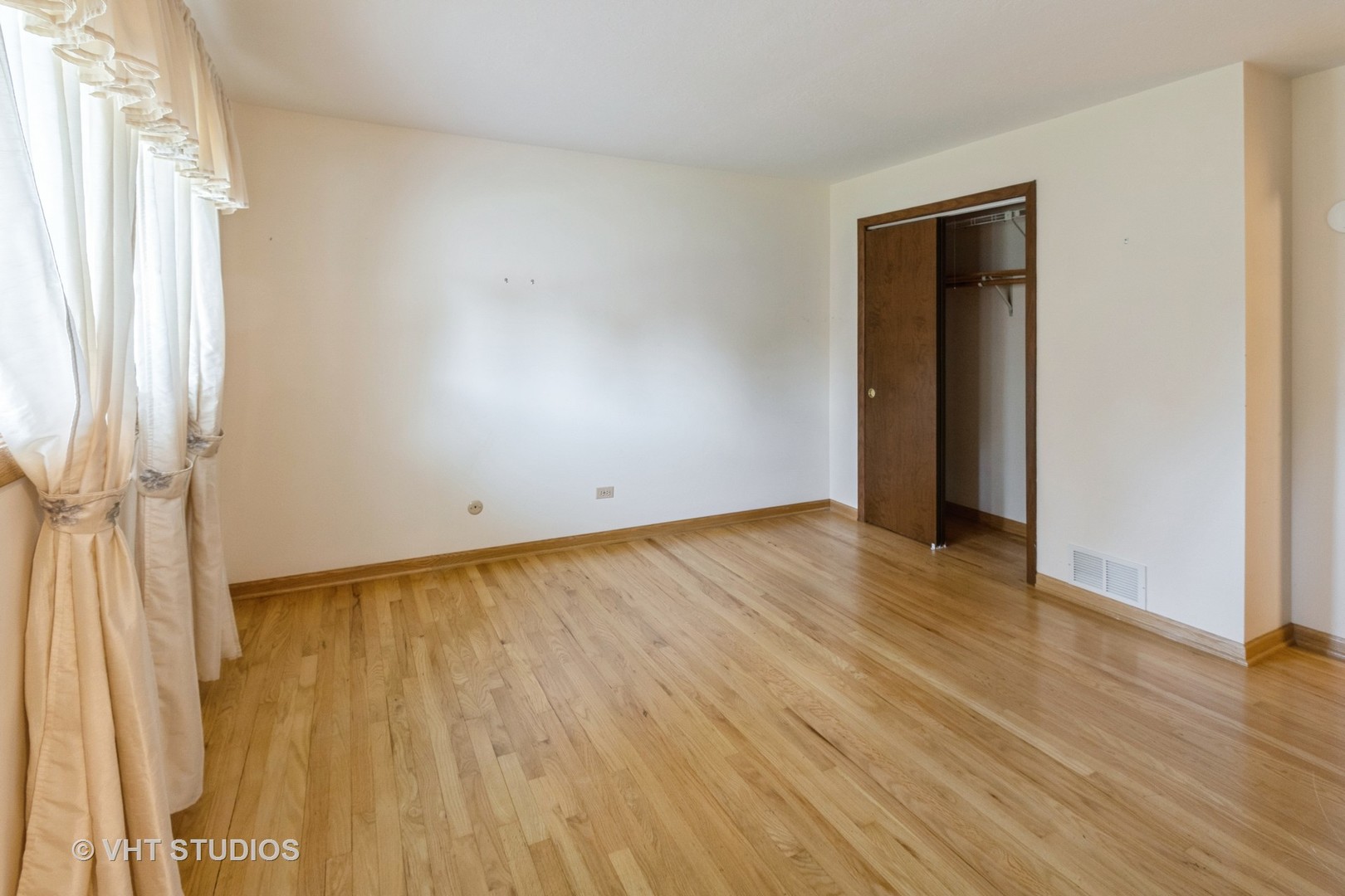 1527 W Amelia Lane