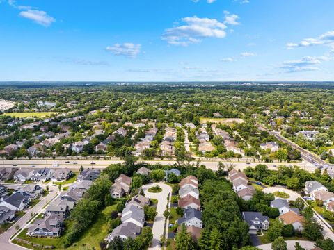 Tiny photo for 2803 Wildflower Court, Glenview, IL 60026 (MLS # 12514690)