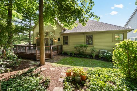 Tiny photo for 2803 Wildflower Court, Glenview, IL 60026 (MLS # 12514690)