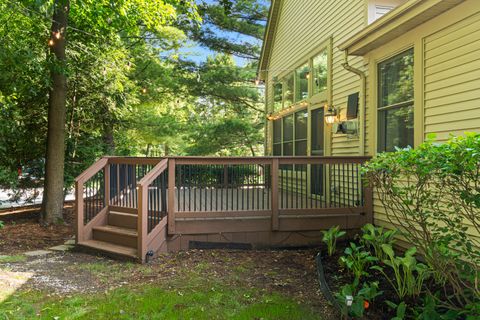 Tiny photo for 2803 Wildflower Court, Glenview, IL 60026 (MLS # 12514690)