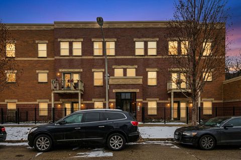 Photo of 830 E Bowen Avenue #2A, Chicago, IL 60653 (MLS # 12537258)