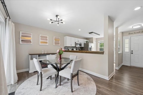Tiny photo for 1550 Meadowsedge Lane #1550, Carpentersville, IL 60110 (MLS # 12731272)