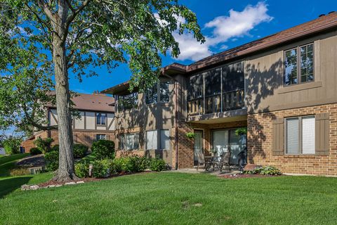 Tiny photo for 13154 N Country Club Court #2B, Palos Heights, IL 60463 (MLS # 12449919)