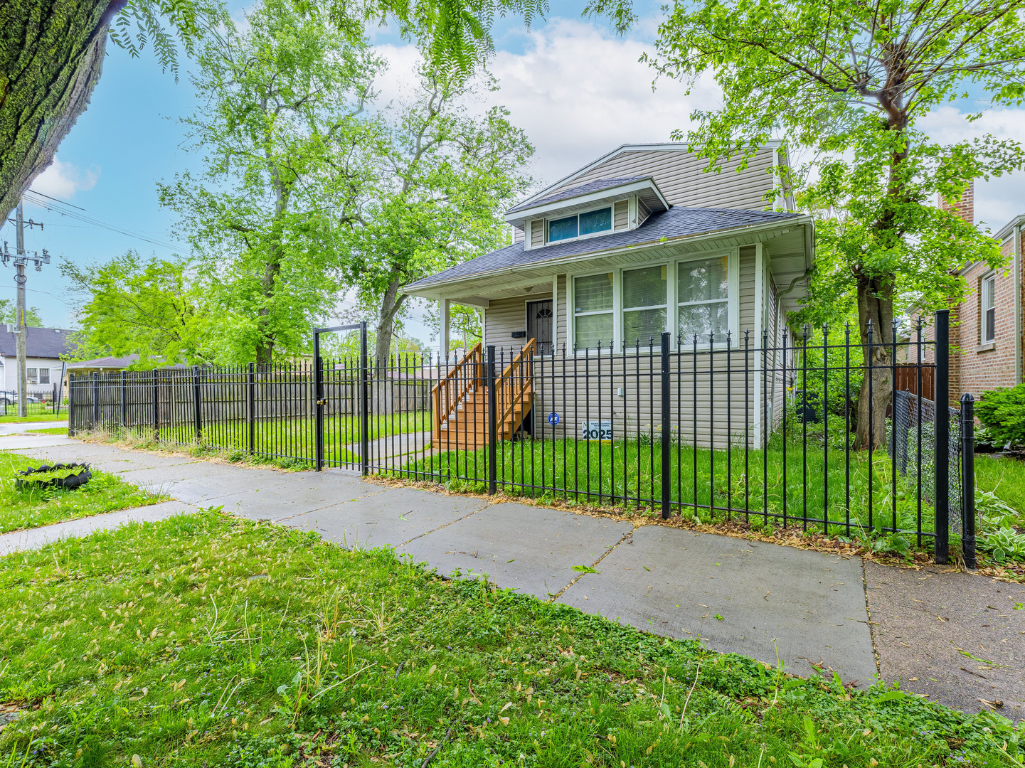 1058 W 105th Street
