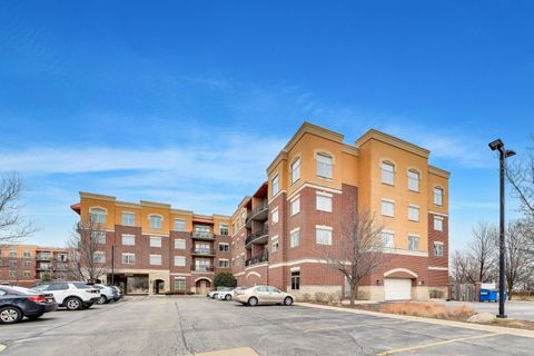 Tiny photo for 1200 N Foxdale Drive #100, Addison, IL 60101 (MLS # 12589044)