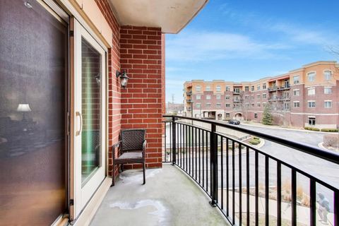 Tiny photo for 1200 N Foxdale Drive #100, Addison, IL 60101 (MLS # 12589044)
