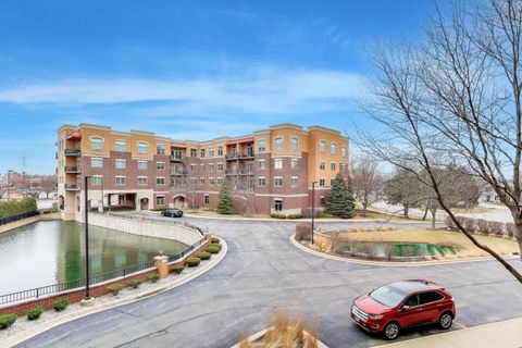 Tiny photo for 1200 N Foxdale Drive #100, Addison, IL 60101 (MLS # 12589044)