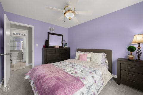 Tiny photo for 95 N Southport Road N, Mundelein, IL 60060 (MLS # 12442660)