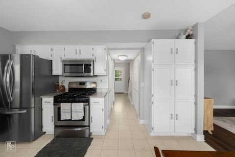 Tiny photo for 95 N Southport Road N, Mundelein, IL 60060 (MLS # 12442660)