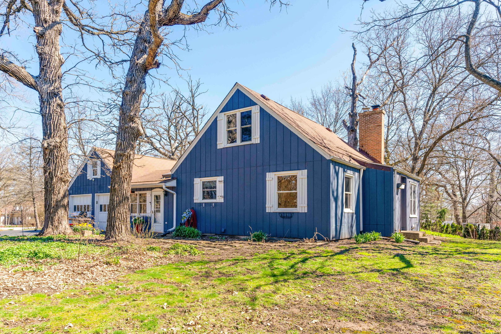 21075 W Oak Knoll Court