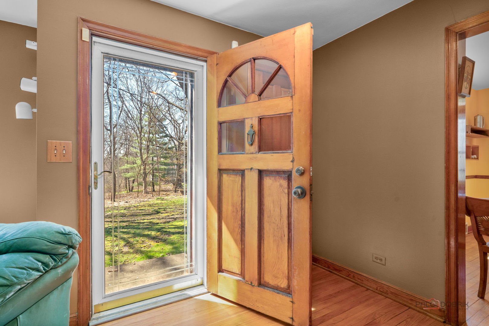 21075 W Oak Knoll Court