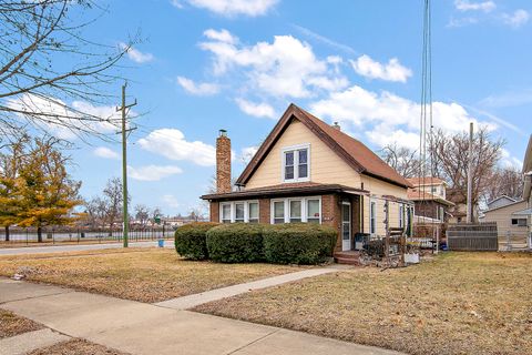 Photo of 810 S 4th Avenue, Kankakee, IL 60901 (MLS # 12580566)