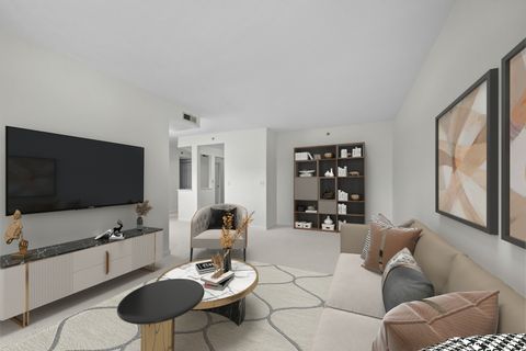 Tiny photo for 650 Laurel Avenue #303, Highland Park, IL 60035 (MLS # 12482994)