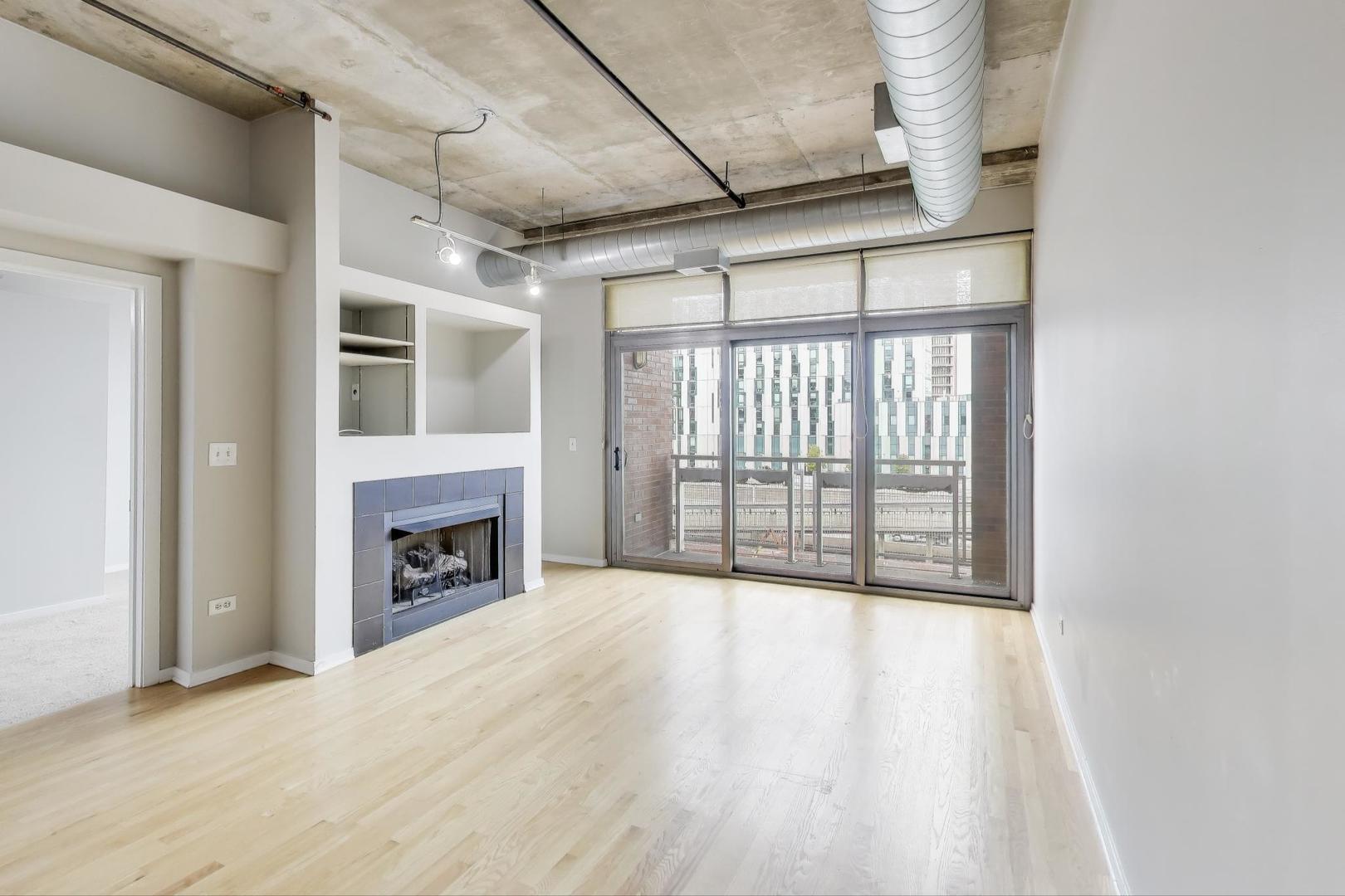 933 W Van Buren Street 311