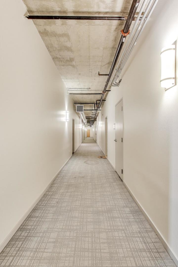 933 W Van Buren Street 311