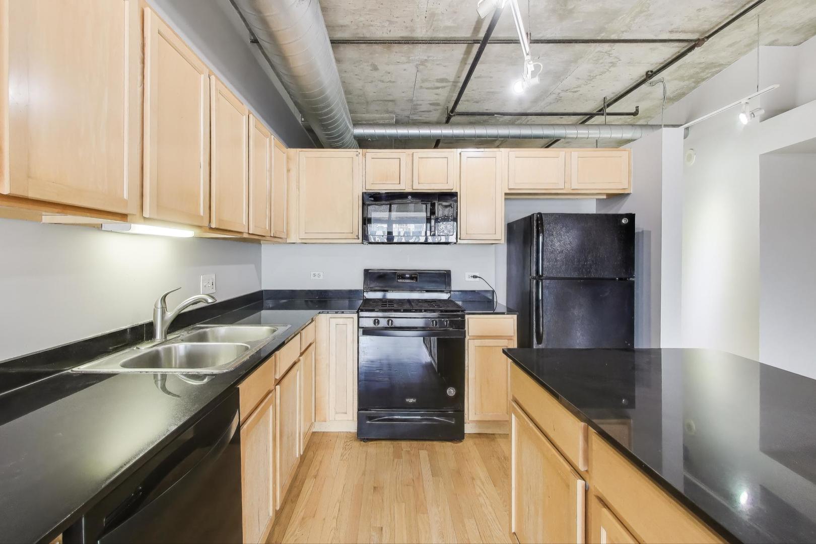 933 W Van Buren Street 311