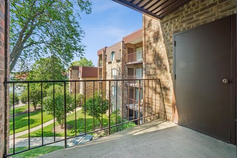 Tiny photo for 2050 Valencia Drive #307C, Northbrook, IL 60062 (MLS # 12454313)