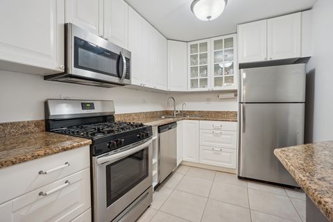 Tiny photo for 2050 Valencia Drive #307C, Northbrook, IL 60062 (MLS # 12454313)