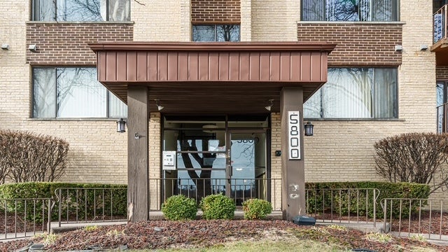 5800 W 105th Street 4C