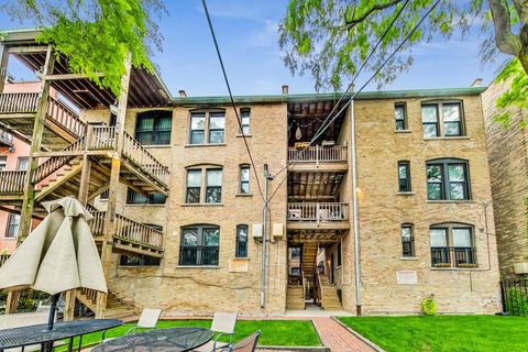 Tiny photo for 4053 N Sheridan Road #1, Chicago, IL 60613 (MLS # 12621559)