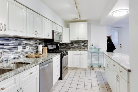 Tiny photo for 4053 N Sheridan Road #1, Chicago, IL 60613 (MLS # 12621559)