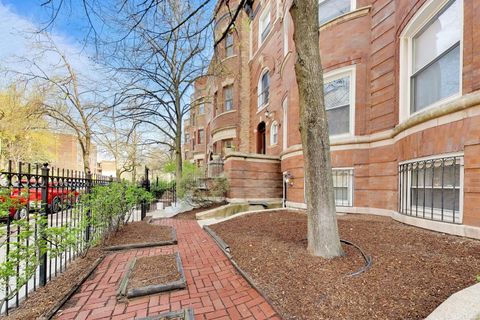 Tiny photo for 4053 N Sheridan Road #1, Chicago, IL 60613 (MLS # 12621559)