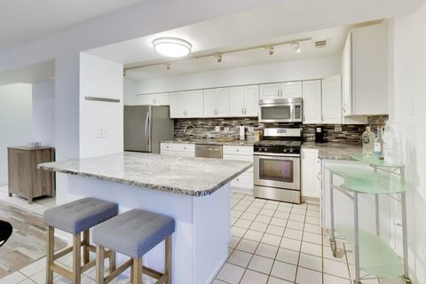 Tiny photo for 4053 N Sheridan Road #1, Chicago, IL 60613 (MLS # 12621559)