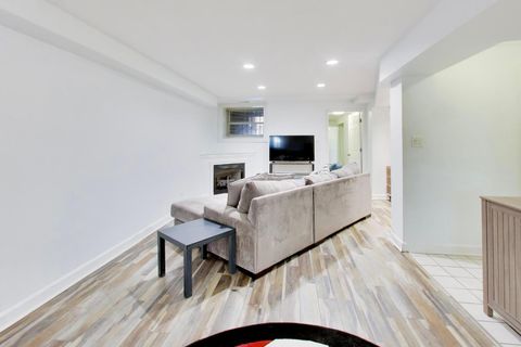 Tiny photo for 4053 N Sheridan Road #1, Chicago, IL 60613 (MLS # 12621559)