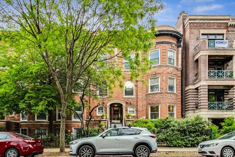 Photo of 4053 N Sheridan Road #1, Chicago, IL 60613 (MLS # 12621559)