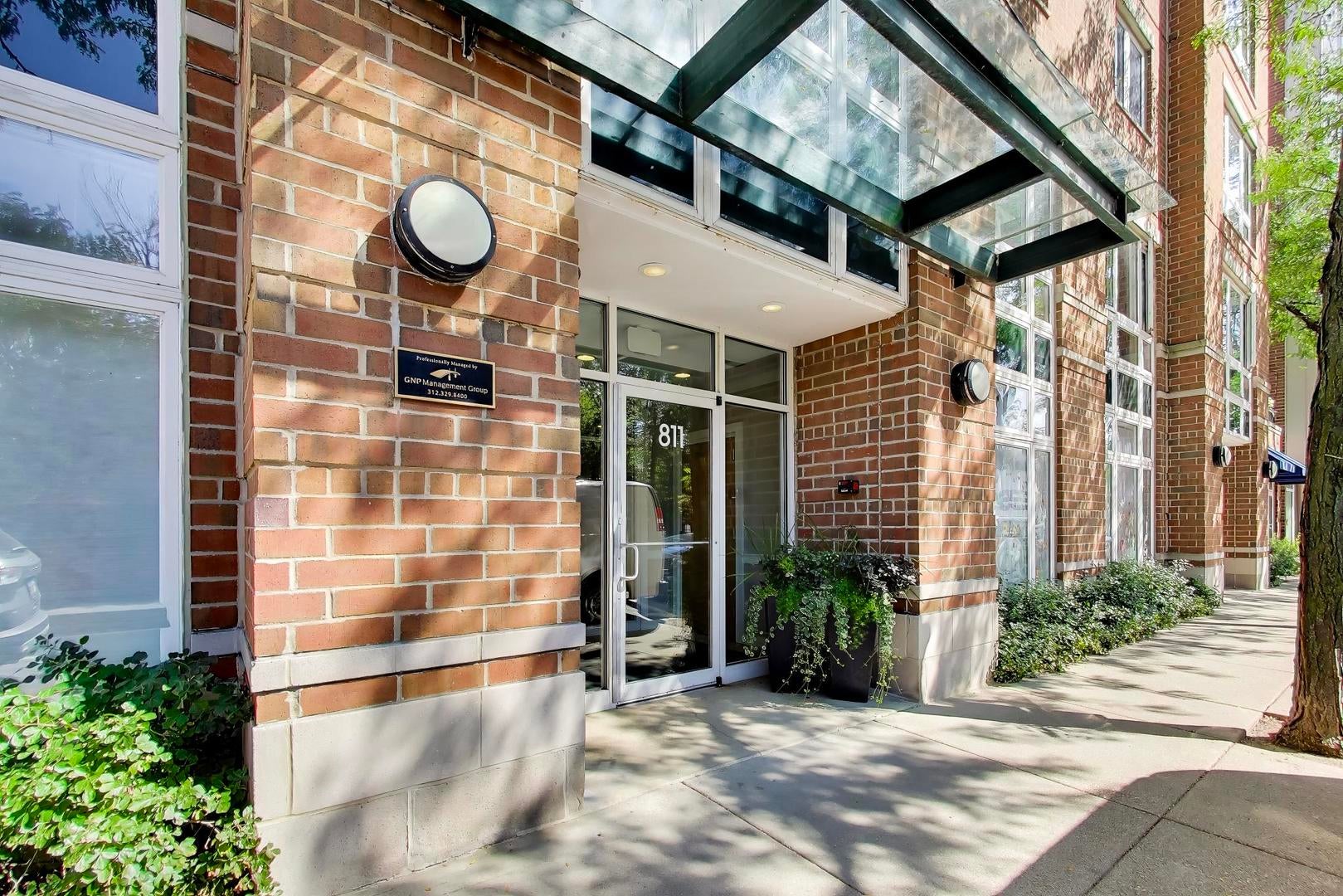 811 CHICAGO Avenue 609