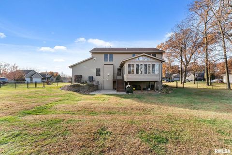 Tiny photo for 9933 123rd Street, Davenport, IA 52804 (MLS # QC4269448)