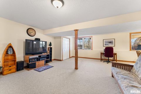 Tiny photo for 9933 123rd Street, Davenport, IA 52804 (MLS # QC4269448)