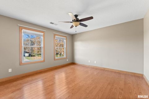 Tiny photo for 9933 123rd Street, Davenport, IA 52804 (MLS # QC4269448)