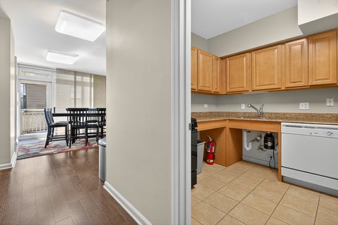 Tiny photo for 125 S Jefferson Street #2510, Chicago, IL 60661 (MLS # 12476878)