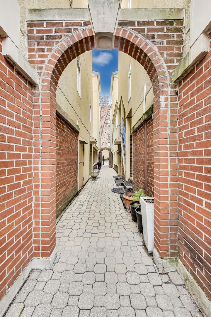 1176 S Plymouth Court 1NW