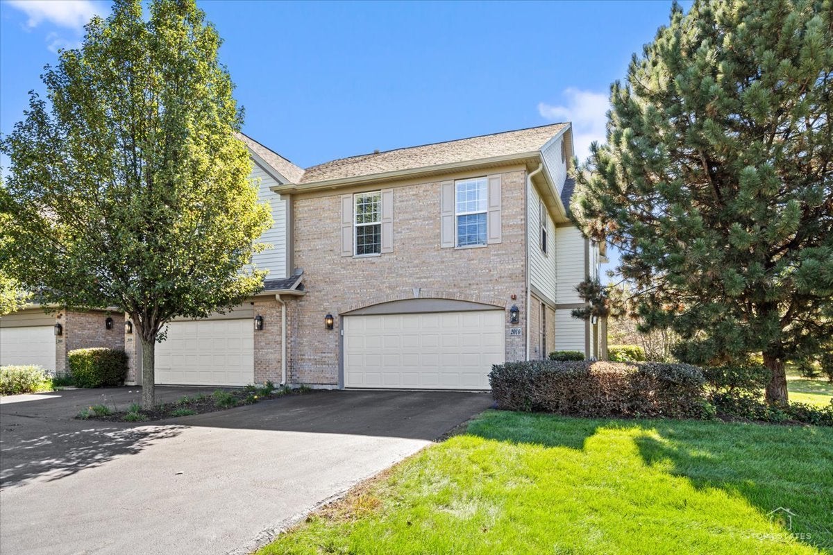 2010 IVY RIDGE Drive