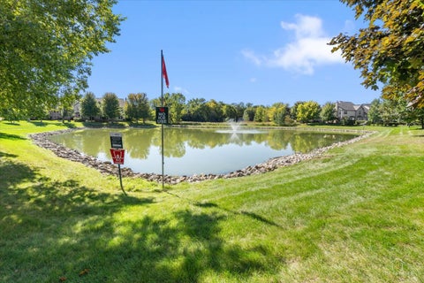 Tiny photo for 2010 IVY RIDGE Drive, Hoffman Estates, IL 60192 (MLS # 12773520)