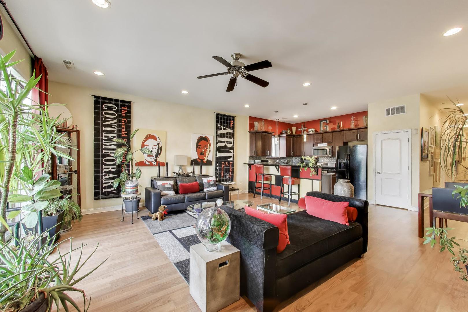 4880 N Clark Street 2A