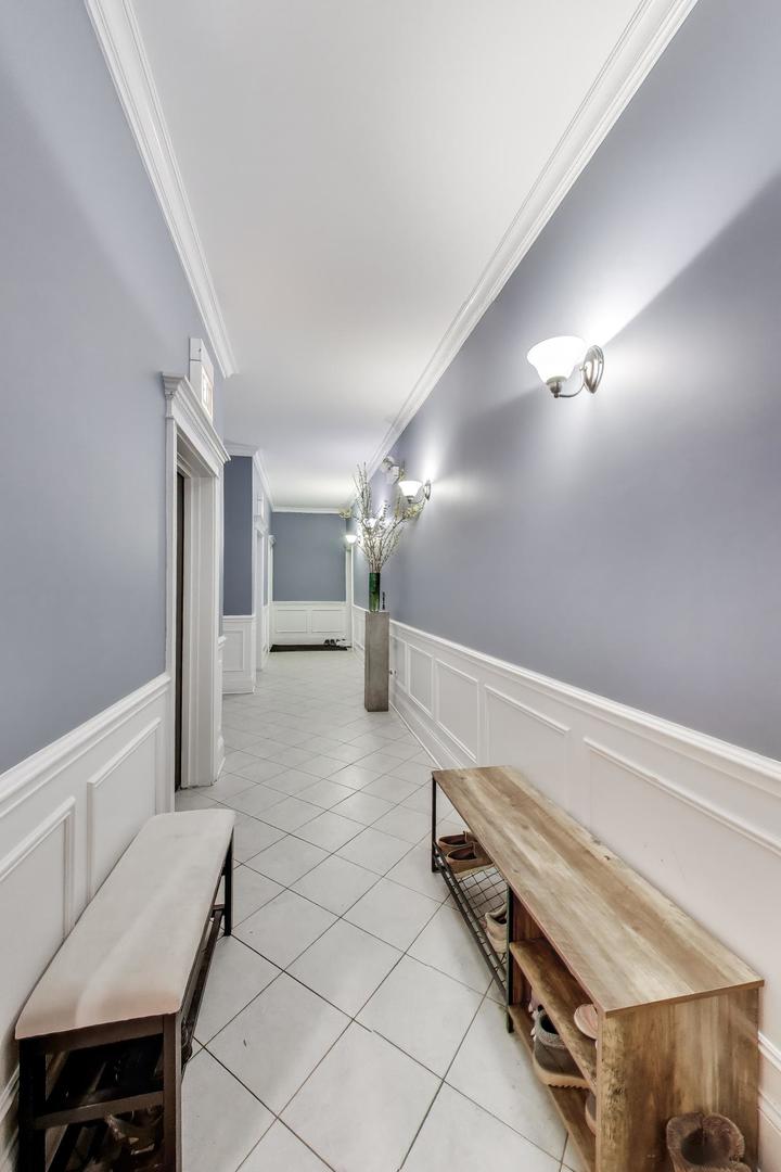 4880 N Clark Street 2A