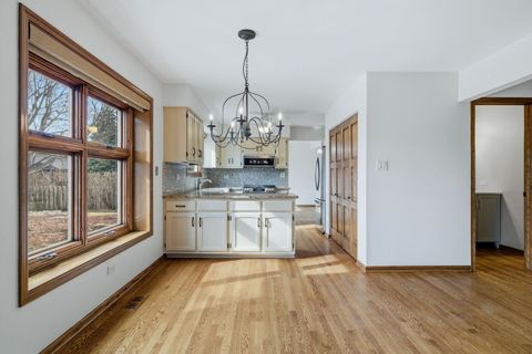 Tiny photo for 20W481 Westminster Drive, Downers Grove, IL 60516 (MLS # 12571390)