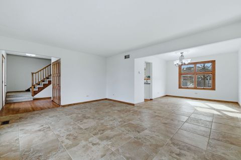 Tiny photo for 20W481 Westminster Drive, Downers Grove, IL 60516 (MLS # 12571390)