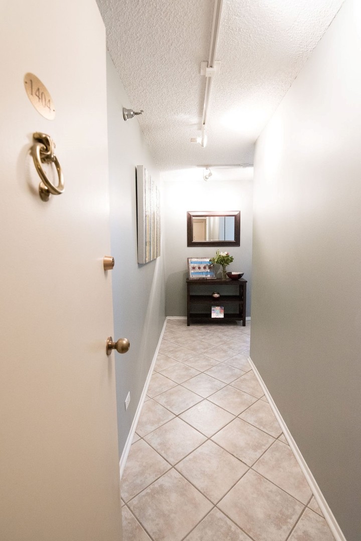 70 W Huron Street 1404