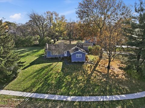 Photo of 1519 Foothill Drive, Wheaton, IL 60189 (MLS # 12614535)