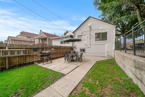 Tiny photo for 3301 S HAMILTON Avenue, Chicago, IL 60608 (MLS # 12406309)