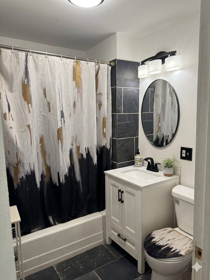 7034 S Hermitage Avenue