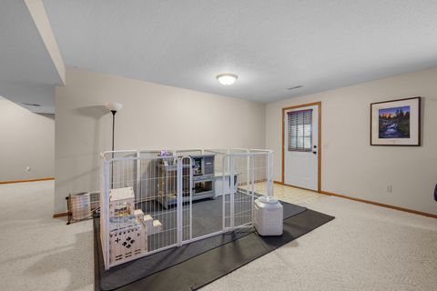 Tiny photo for 6002 Oakbrook Road, Davenport, IA 52806 (MLS # 12554860)