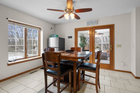 Tiny photo for 6002 Oakbrook Road, Davenport, IA 52806 (MLS # 12554860)