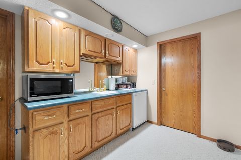 Tiny photo for 6002 Oakbrook Road, Davenport, IA 52806 (MLS # 12554860)