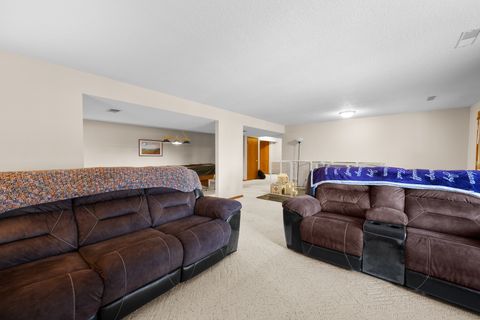 Tiny photo for 6002 Oakbrook Road, Davenport, IA 52806 (MLS # 12554860)