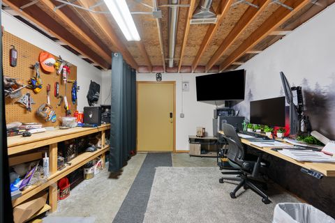 Tiny photo for 6002 Oakbrook Road, Davenport, IA 52806 (MLS # 12554860)